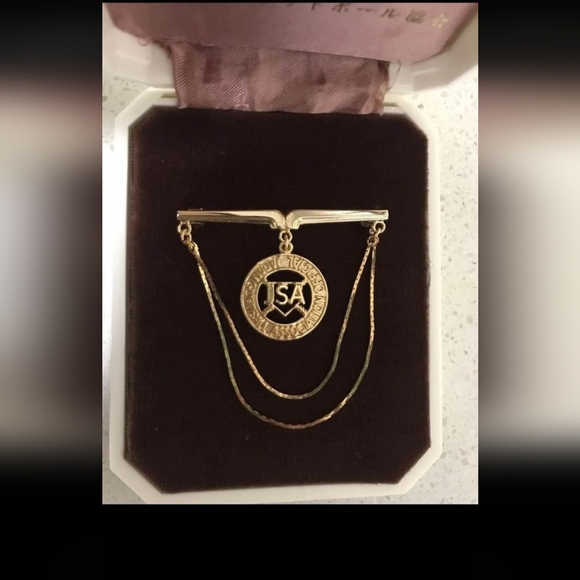 Pre- Owned Japan Softball Association Cuff links & Pin/ Brooch - Picture 6 of 10